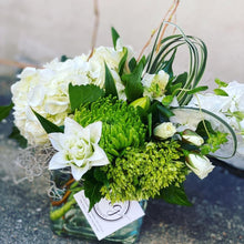 Load image into Gallery viewer, White + Green Fresh Arrangement
