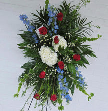 Load image into Gallery viewer, Patriotic Fresh Flower Spray