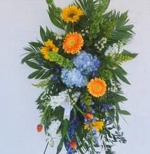 Load image into Gallery viewer, Mixed Fresh Flower Spray
