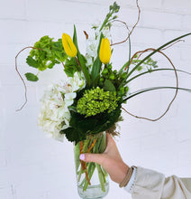 Load image into Gallery viewer, Mixed Fresh Arrangement
